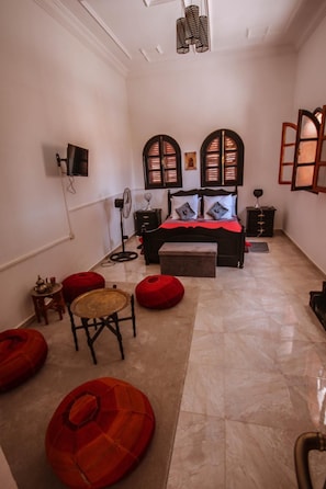 7 bedrooms, in-room safe, iron/ironing board, WiFi