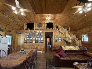 Interior - Vacation Lodge ,Near Raystown Lake and Historical Bedford (Hopewell)