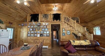 Loma Lodge ja metsästys / lähellä Raystown Lake ja historiallinen Bedford