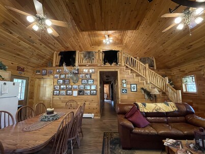 Vacation Lodge ,Near Raystown Lake and Historical Bedford