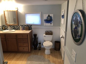 Full house on river. Enjoy kayaking, fishing & sunsets