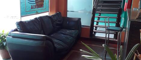 Pintu masuk properti