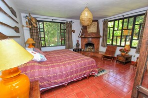 Junior Suite, 1 Queen Bed, Garden View | Free WiFi, bed sheets
