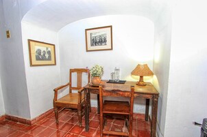 Standard-Dreibettzimmer, Gartenblick | Kostenloses WLAN, Bettwäsche