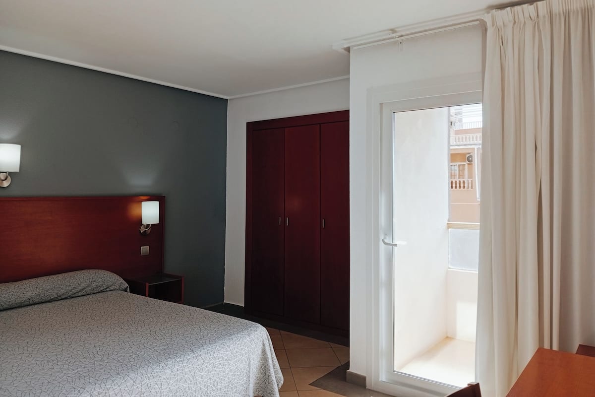 Coffres-forts dans les chambres, bureau