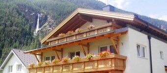 Une expérience de vacances au milieu des montagnes et des cascades! Profitez de la nature! 