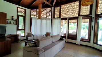 Smart-tv och en stereo