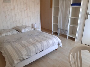 1 chambre, bureau, Wi-Fi gratuit, draps fournis