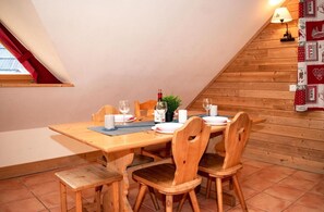Dining - 2nd floor, balcony, parking, tv, ski locker, 40m², Pra Loup (Uvernet-Fours)