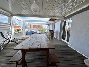 Outdoor dining - Arcachon – Maison Moderne avec Vue Imprenable sur le Bassin (ARCACHON)