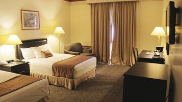 Habitación estándar | Caja de seguridad en la habitación y cortinas blackout