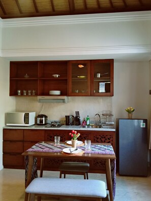 雪櫃、微波爐、洗碗機、咖啡機/沖茶器