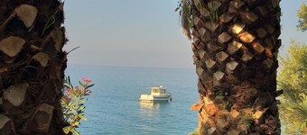 Very nice location, 80 meters to the beach, child-friendly