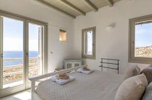 4 bedrooms, in-room safe, iron/ironing board, WiFi