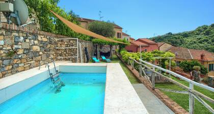 Borgo house: relaxation mini private pool and garden