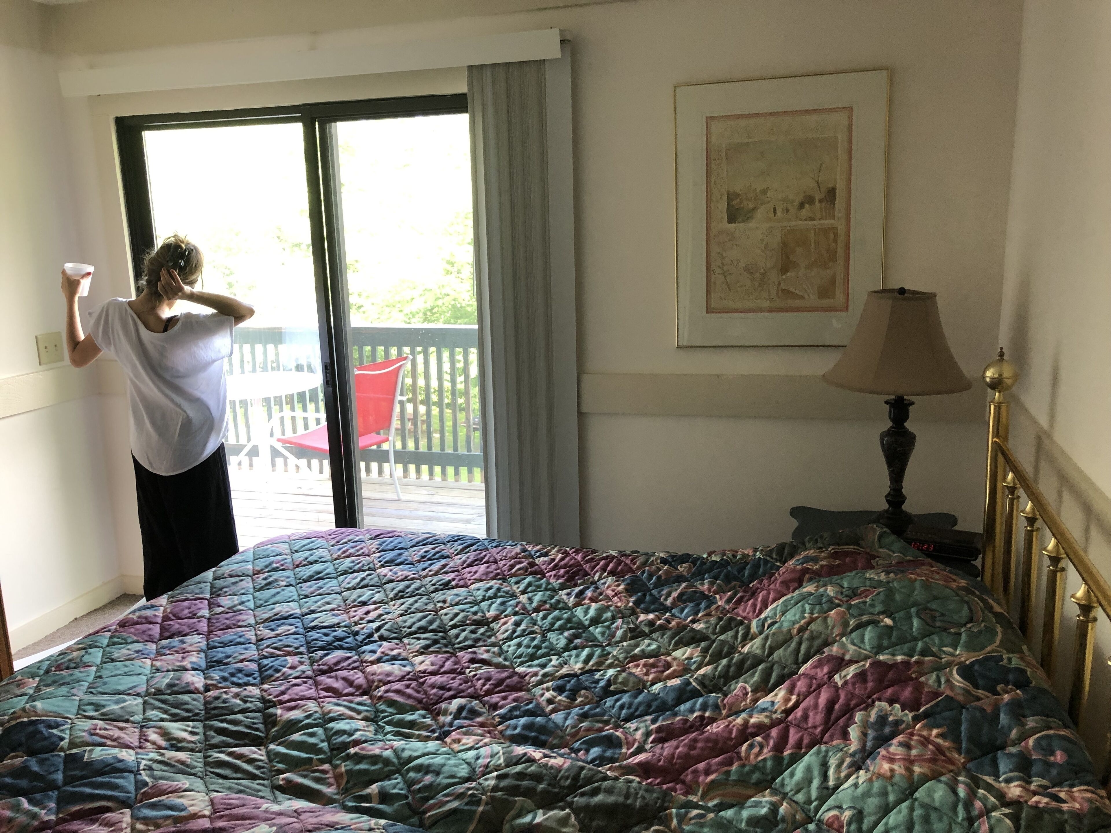 2 chambres, coffres-forts dans les chambres, fer et planche à repasser