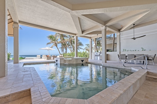 BEAUTIFUL BONITA BEACH VILLA
