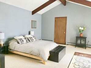 3 Schlafzimmer, Schreibtisch, Bügeleisen/Bügelbrett, Reisekinderbett