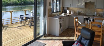 2 bedroom accommodation in Brundall