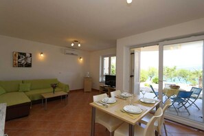 Dining - Apartment Djakovic Boba 2 (Silo - island Krk)