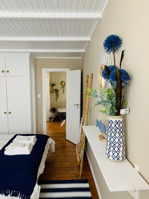 2 bedrooms, iron/ironing board, travel cot, WiFi