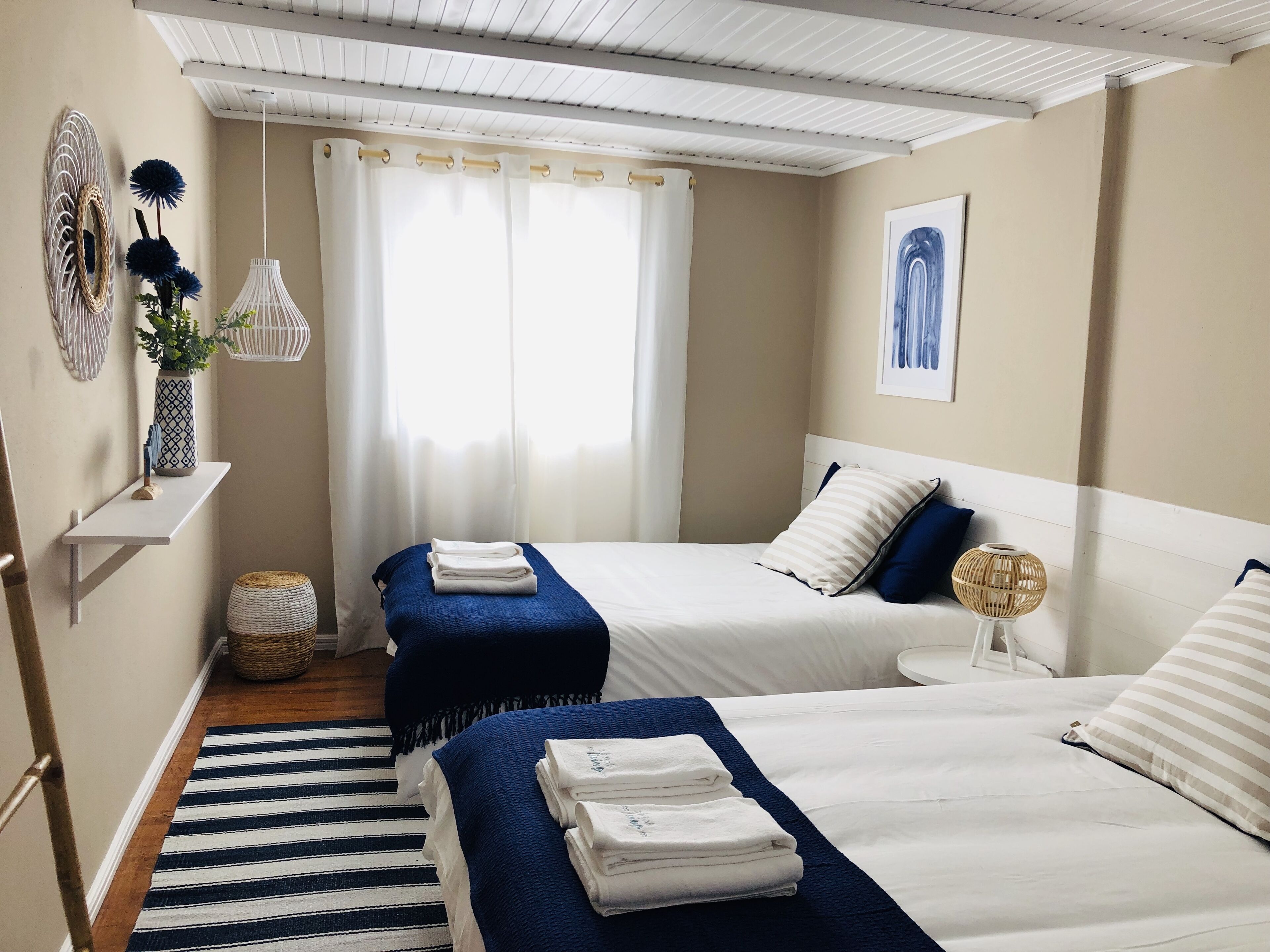 2 slaapkamers, een strijkplank/strijkijzer, reisbedje, wifi