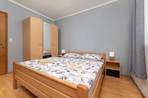 2 bedrooms, free WiFi, bed sheets