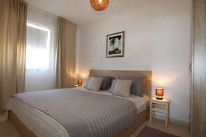 2 bedrooms, free WiFi, bed sheets - Apartment Baresic Roberta (Silo - island Krk)