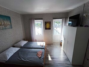 2 bedrooms, free WiFi, bed sheets
