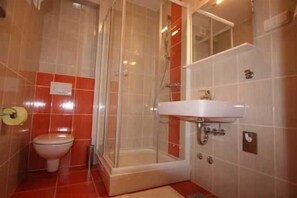Shower, towels