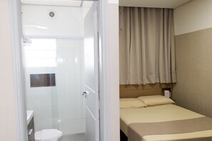 Suite, 1 Double Bed | Minibar, desk, laptop workspace, free WiFi - Pousada Du Valle (Embu das Artes)