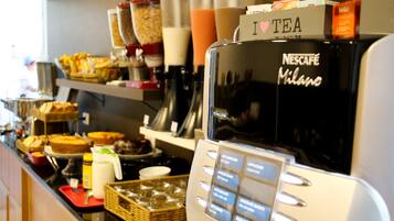 Free daily full breakfast