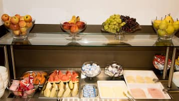 Petit déjeuner complet compris tous les jours