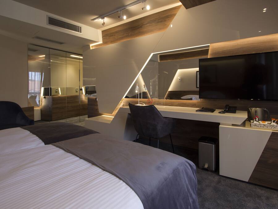 Deluxe Double or Twin Room, Balcony | Frette Italian sheets, premium bedding, pillowtop beds, minibar