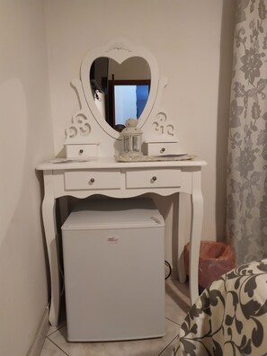 Minibar - Bethel Bed and Breakfast (Gela)