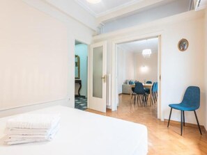 5 makuuhuonetta, silitysrauta/-lauta, Wi-Fi, vuodevaatteet