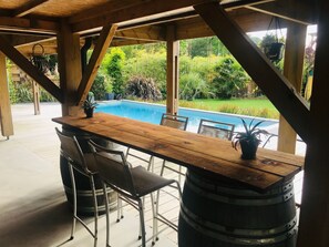 Outdoor dining - Villa Regard sur le lac with private pool and view of Lac de Lacanau (Lacanau)