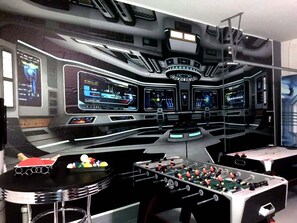 Game room - Luxury Big Resort Home with Game Room & Pool @Champoins Gate (Champions Gate)