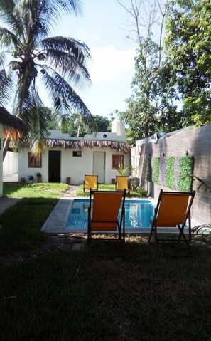 Outdoor pool - NAUH Xulha Rooms (Chetumal)