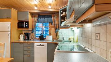 Fridge, microwave, dishwasher, cookware/dishes/utensils