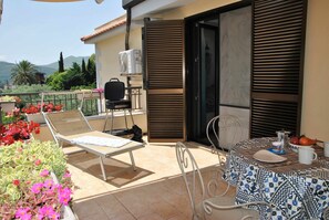 Outdoor dining - DINKY HOME  with sea view terrace (Formia)