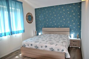 2 bedrooms, iron/ironing board, free WiFi, bed sheets - DINKY HOME  with sea view terrace (Formia)