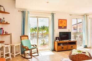 1 bedroom, individually decorated, individually furnished, desk