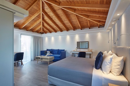 Ropa de cama de alta calidad y colchones con pillow-top . Alkinoi Resort & Spa