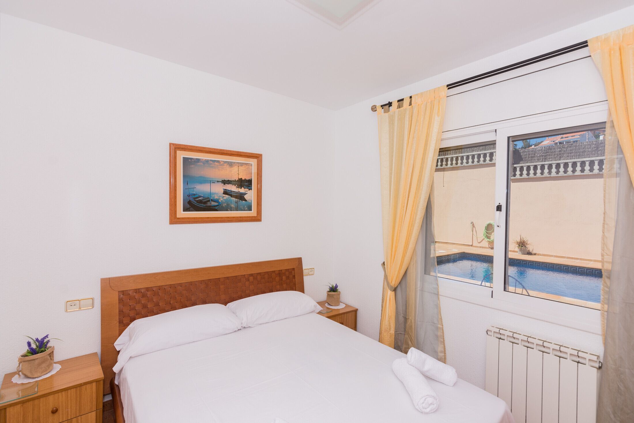 4 slaapkamers, een strijkplank/strijkijzer, gratis wifi, beddengoed