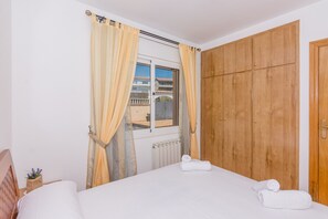 4 habitaciones, tabla de planchar con plancha y wifi gratis 