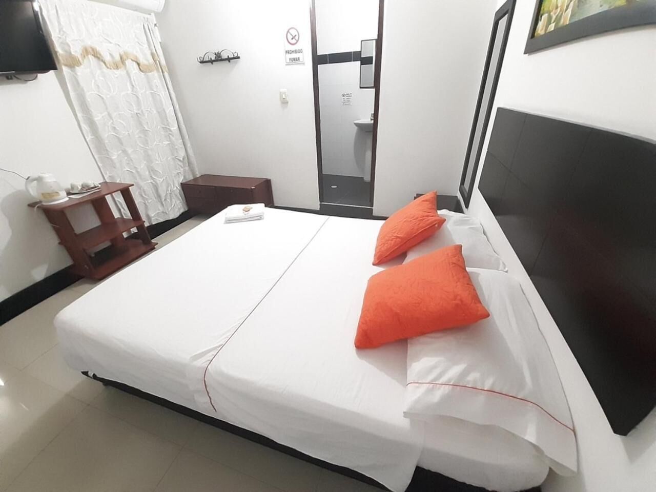 Free WiFi, bed sheets