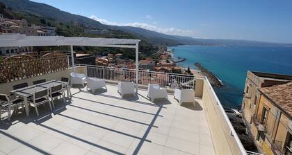 b & b in the historic center, with a panoramic terrace, 400 meters from the sea
