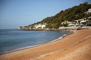 Nær stranden og 4 strandbarer