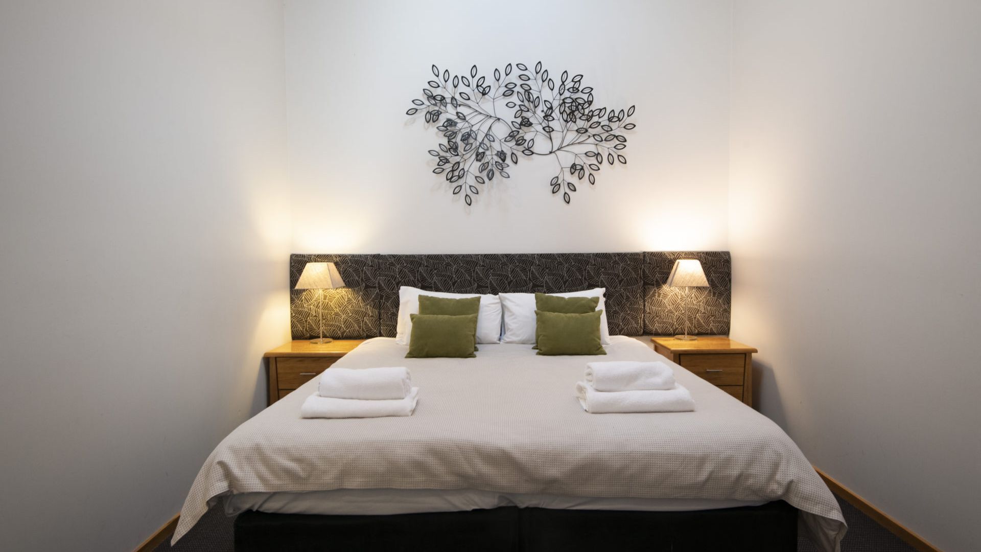 Four Mile Hut- Large Studio Apartment in Crackenback